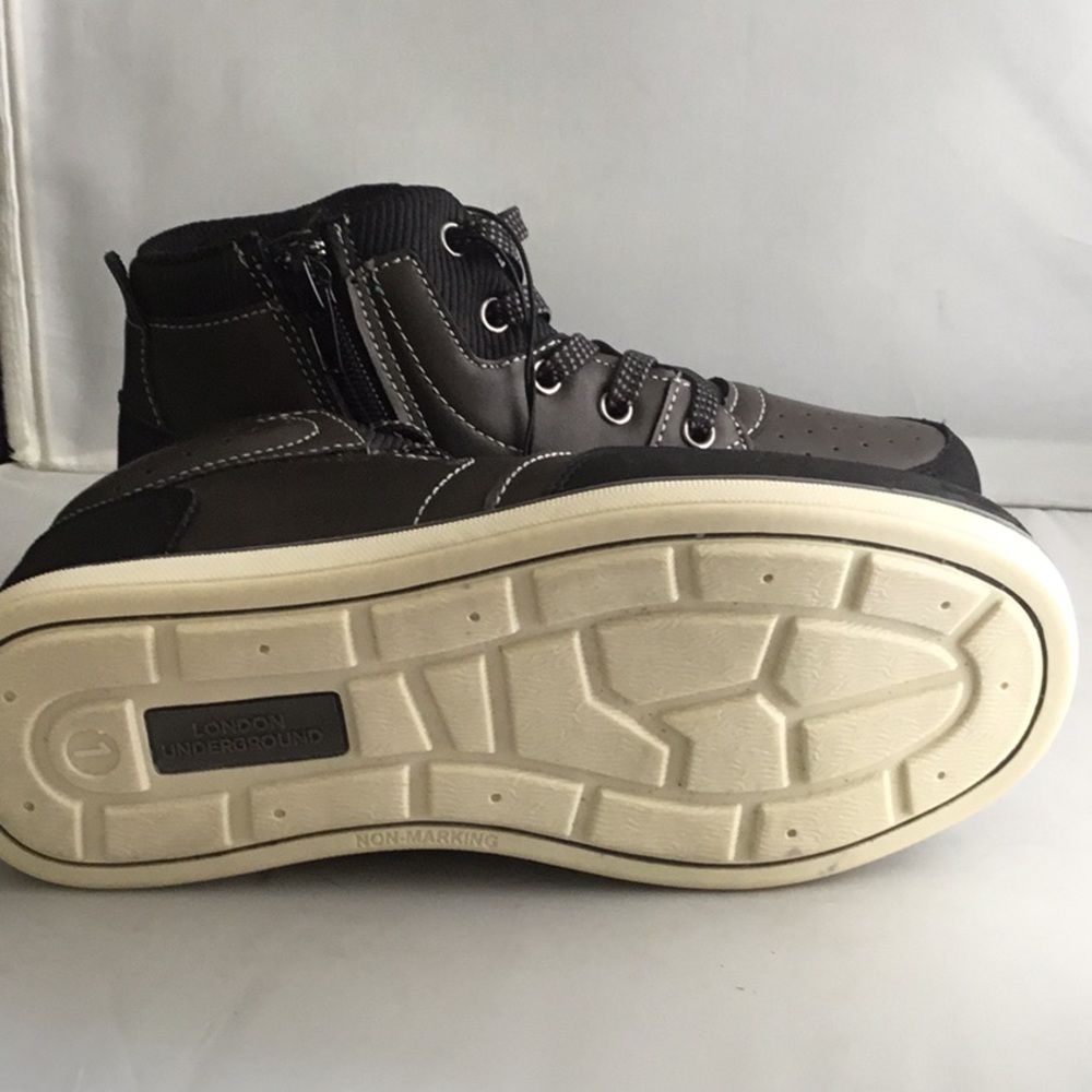 KIDS SHOES. - Picture 3 of 4